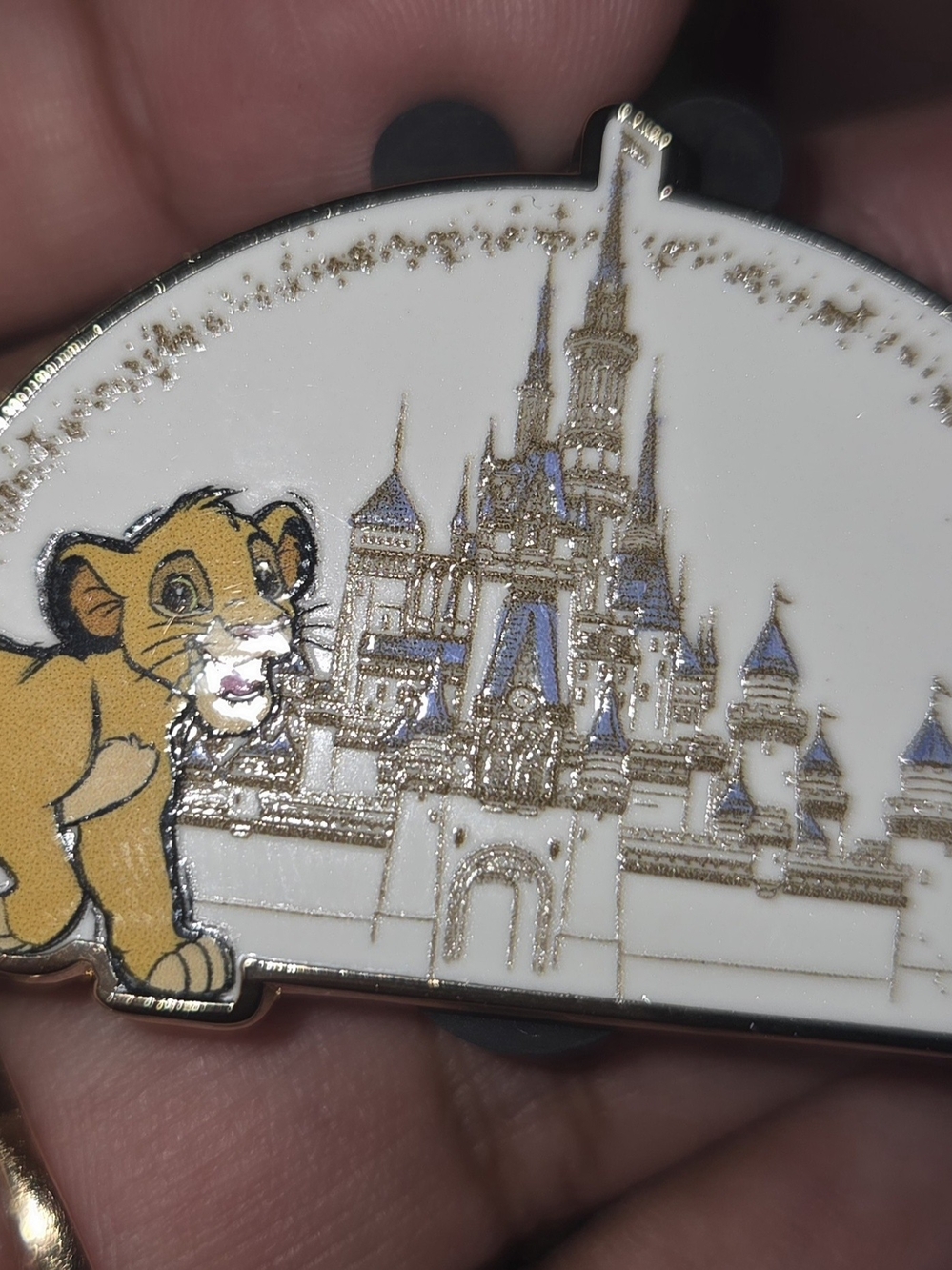 Disney Simba Castle Enamel Pin EMPLOYEE STORE EXCLUsive